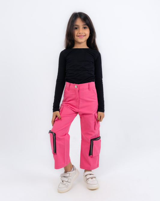 baggy trousers featuring a modern style - Fushia